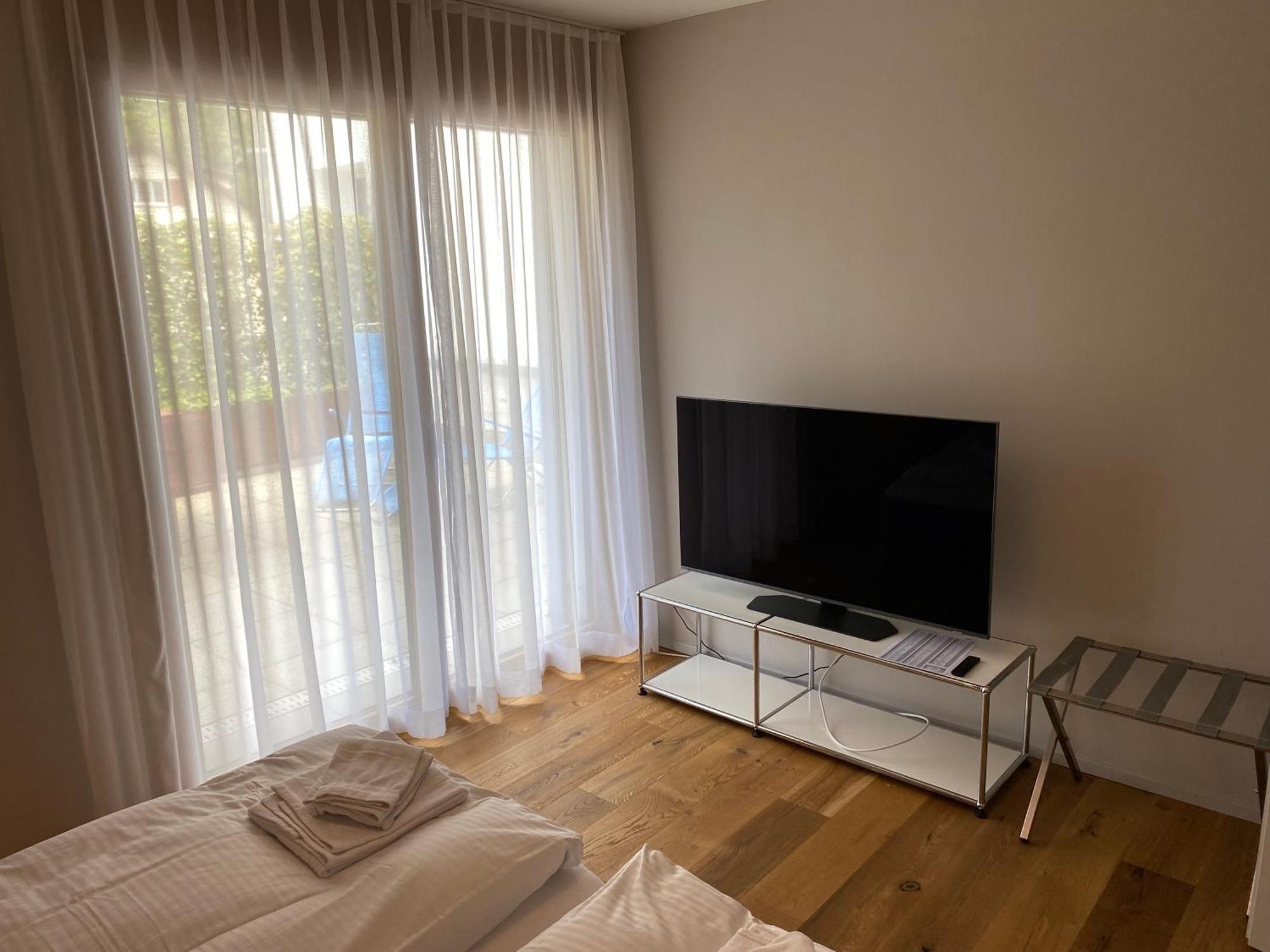 Modern City Apartments Интерлакен Екстериор снимка